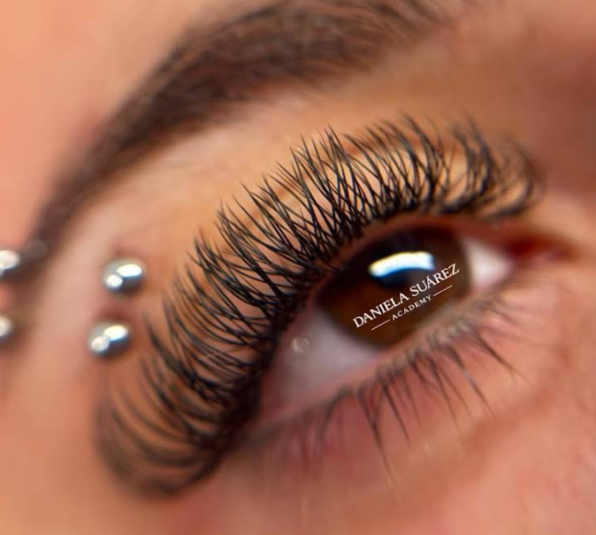 Daniela Suárez Lashes logo